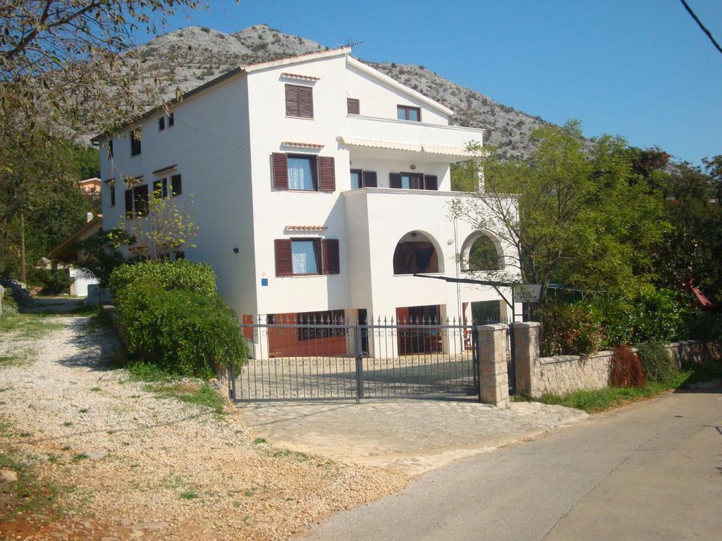 Apartments Vukelic Starigrad Paklenica Eksteriør billede