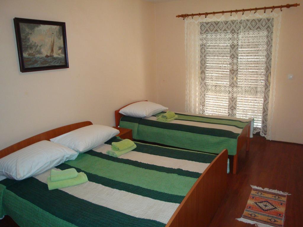 Apartments Vukelic Starigrad Paklenica Eksteriør billede