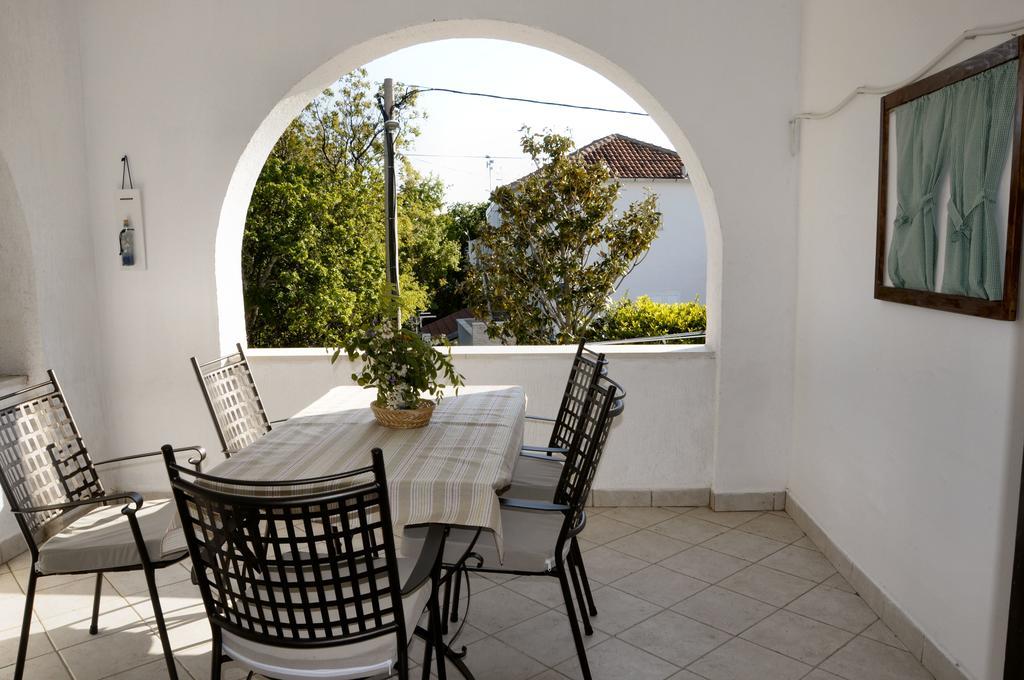 Apartments Vukelic Starigrad Paklenica Eksteriør billede