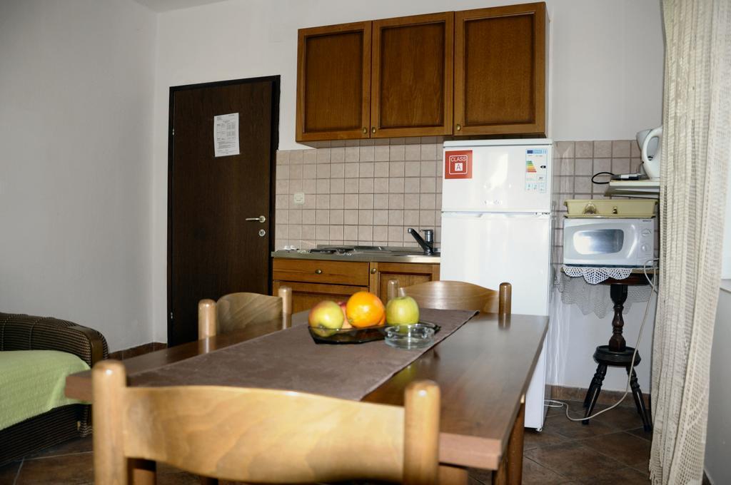 Apartments Vukelic Starigrad Paklenica Eksteriør billede