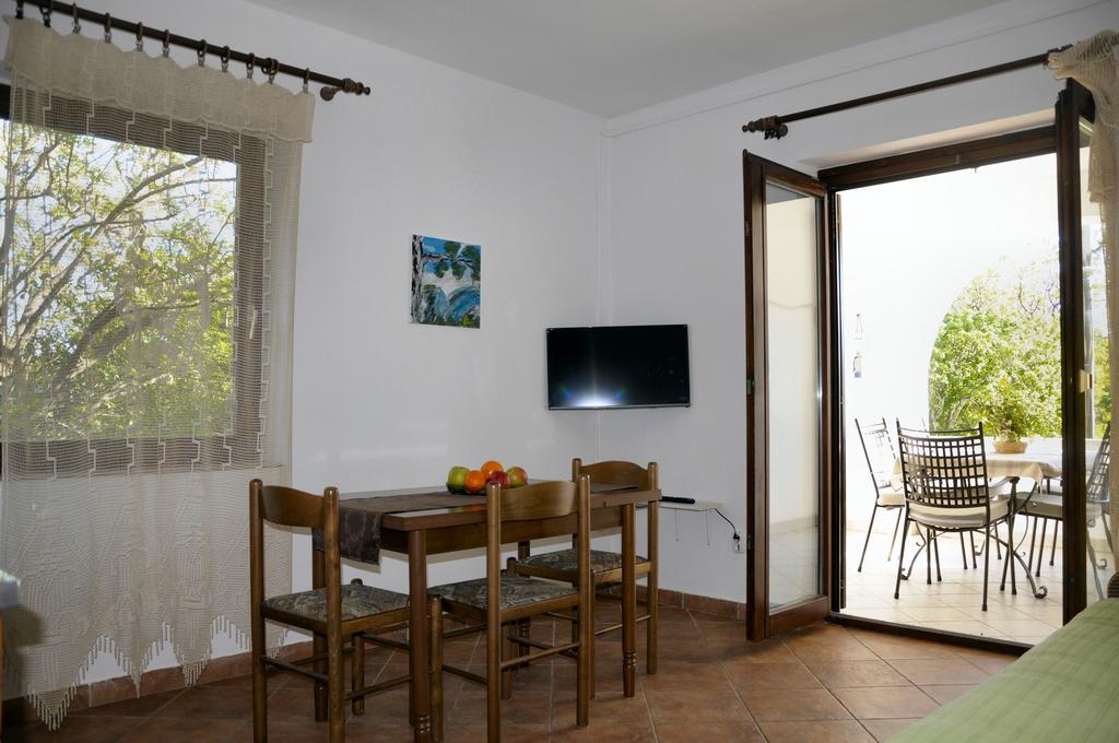 Apartments Vukelic Starigrad Paklenica Eksteriør billede