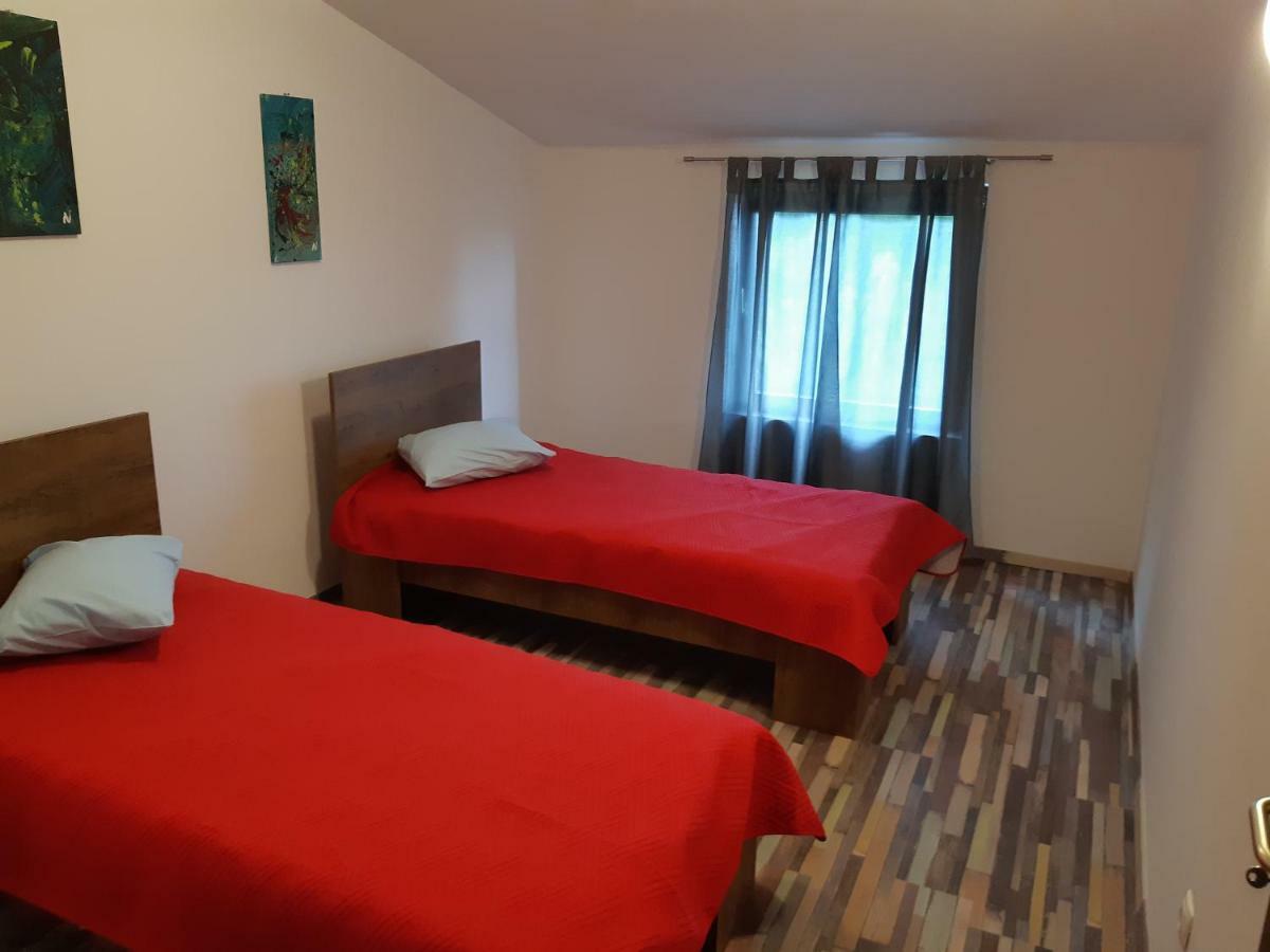 Apartments Vukelic Starigrad Paklenica Eksteriør billede