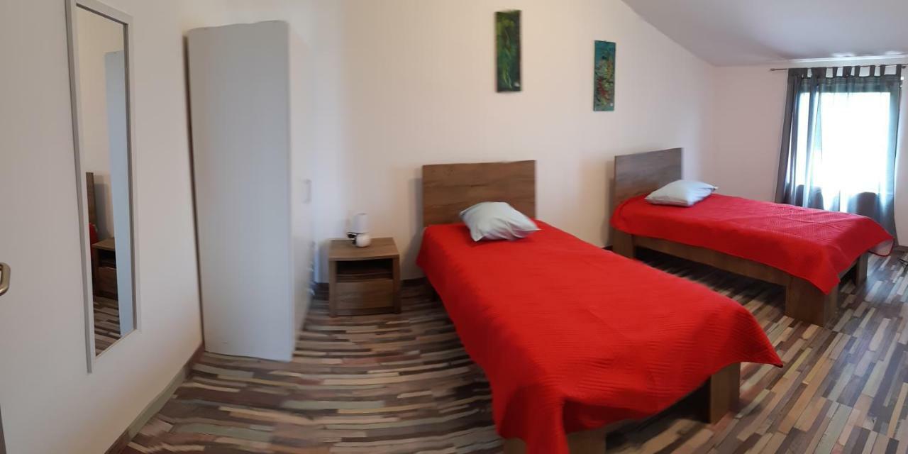 Apartments Vukelic Starigrad Paklenica Eksteriør billede