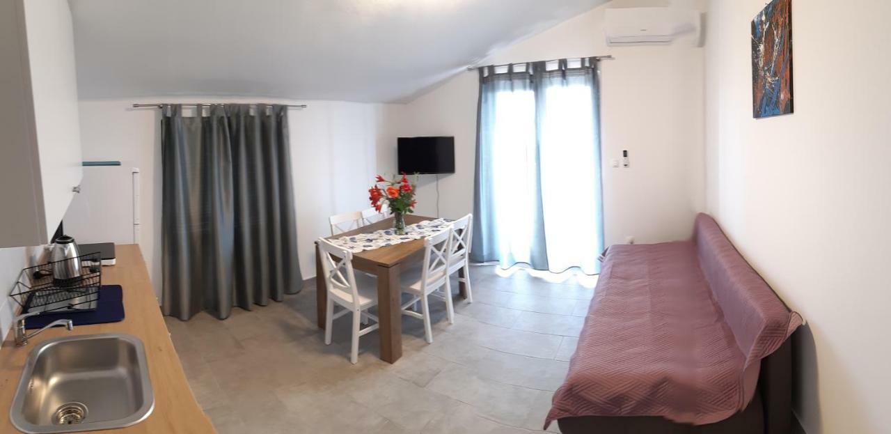Apartments Vukelic Starigrad Paklenica Eksteriør billede
