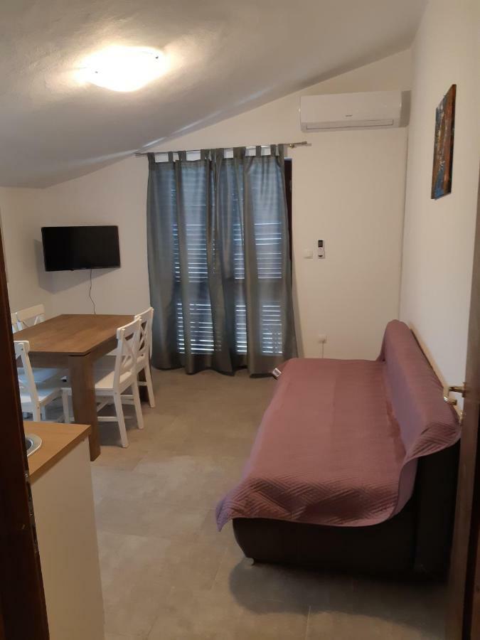 Apartments Vukelic Starigrad Paklenica Eksteriør billede