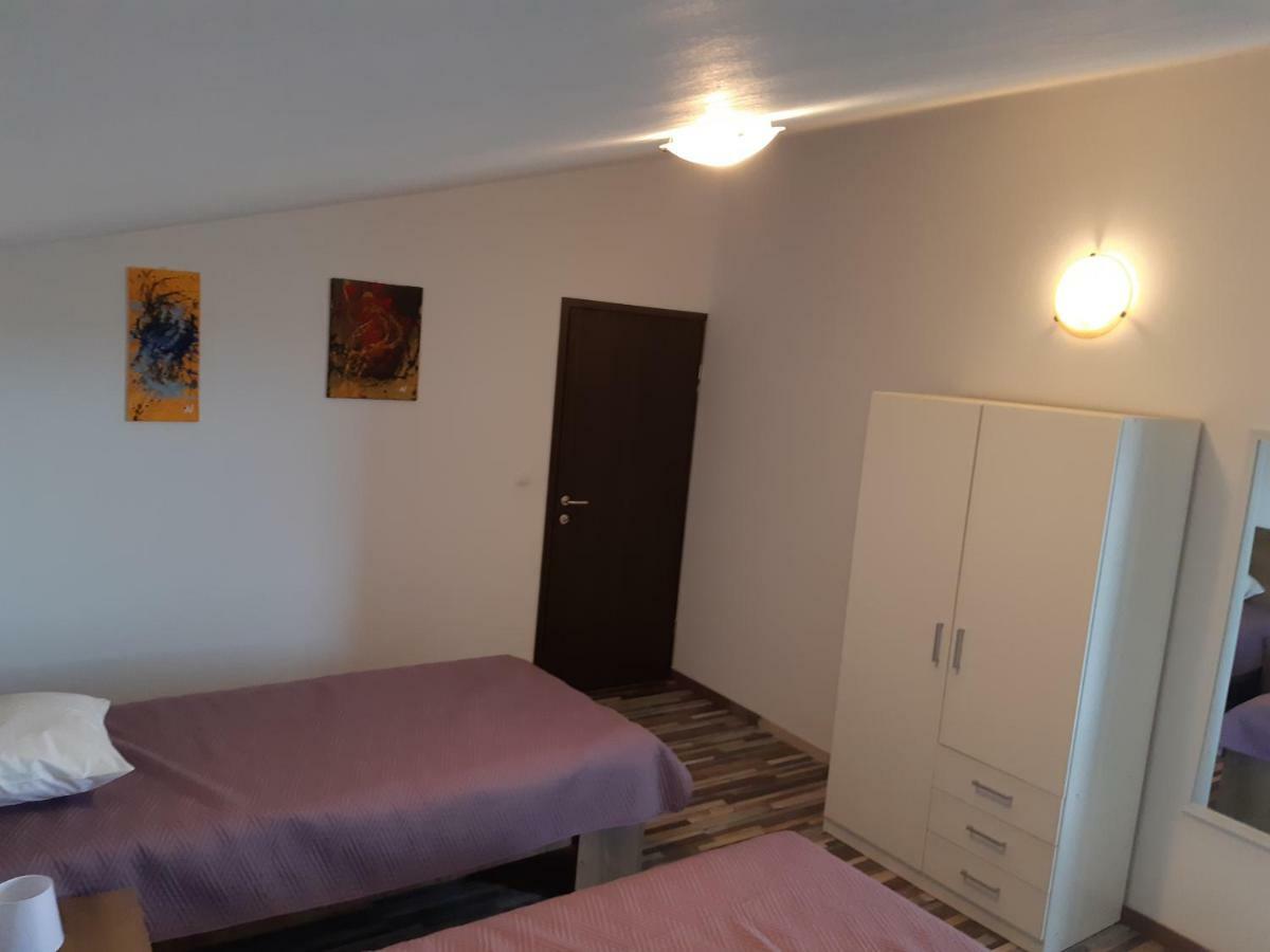 Apartments Vukelic Starigrad Paklenica Eksteriør billede